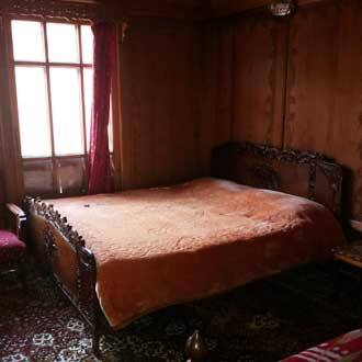 London Houseboat, Srinagar 3